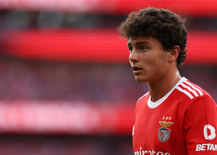 Man Utd set to begin talks for Joao Neves