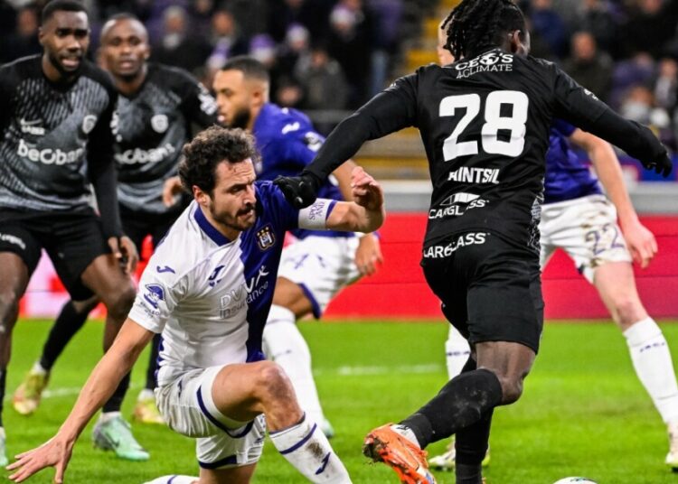 Repetirán partido en Bélgica entre Anderlecht y el Genk por error en el VAR