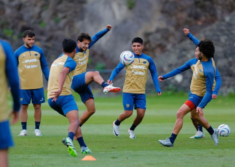 Sin Dinenno y Toro, Pumas modificará su once inicial