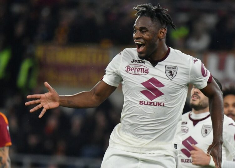 Duván Zapata anotó en la derrota del Torino contra Roma: Dybala marcó triplete