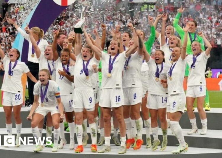 El número de equipos de fútbol femenino en Inglaterra se duplica en siete años