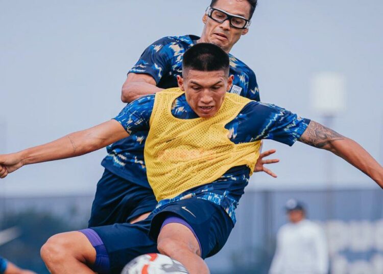 Said Peralta en los entrenamientos de Alianza Lima. Foto: Facebook Club Alianza Lima