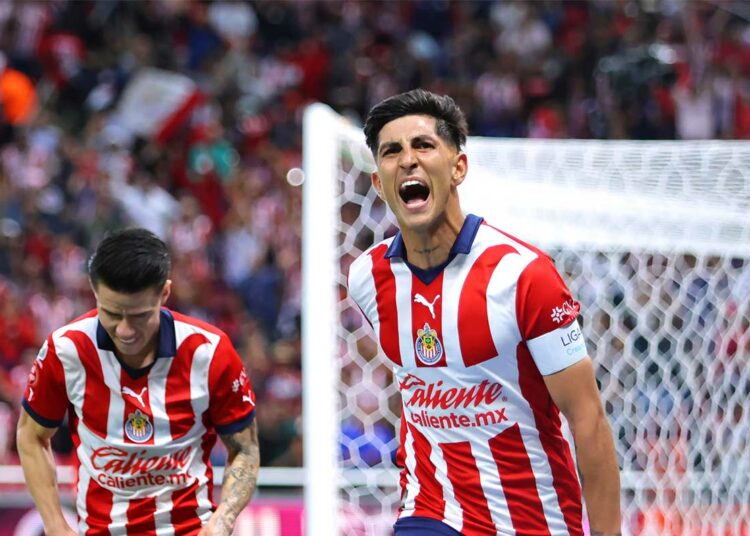 Pocho Guzmán guía a Chivas a su cuarta victoria consecutiva