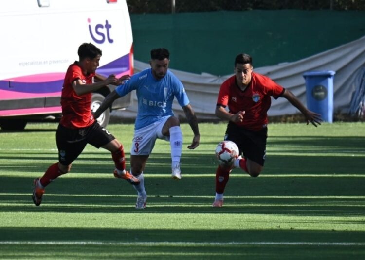 Preocupa la falta de gol: La UC igualó con Magallanes en amistoso