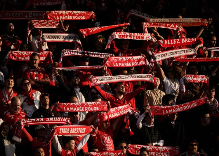 Rennes implementa una polémica sanción antes del encuentro con el AC Milan