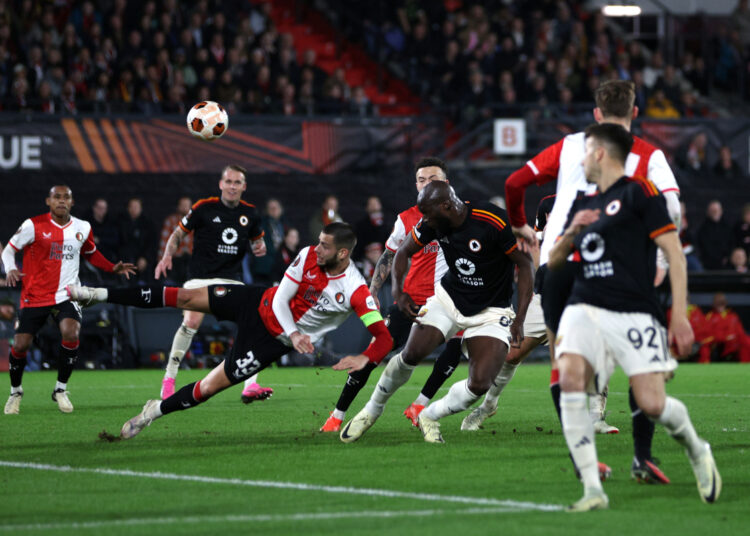 UEL |  Feyenoord - Roma 1-1: Lukaku se lleva el empate holandés
