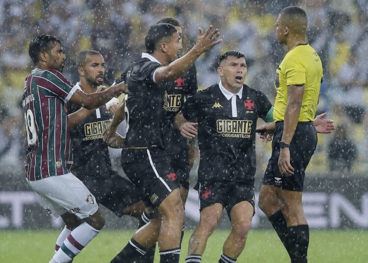 Vasco se sorprende con el informe arbitral final sobre el clásico con Fluminense