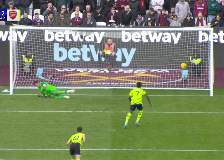 Vídeo: Saka marca su gol número 50 con el Arsenal para duplicar la ventaja ante el West Ham