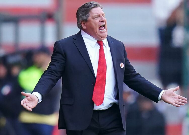 Cláusula millonario impide despido de Miguel Herrera con Tijuana