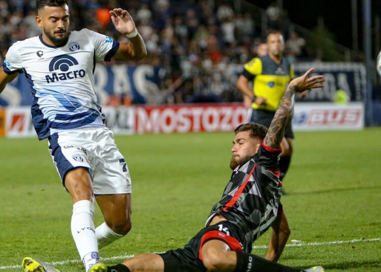 Con un golazo de Zalazar, Barracas le gana a Independiente Rivadavia :: Olé