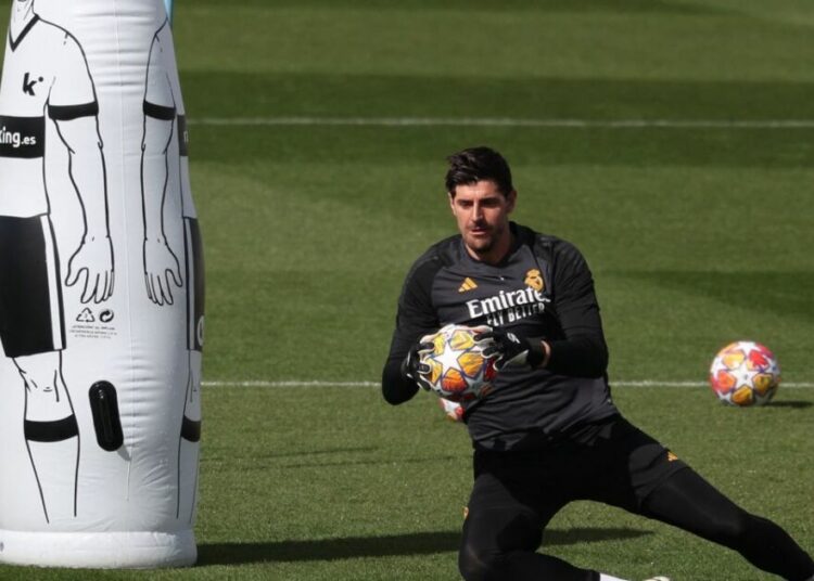 Courtois se vuelve a lesionar y enciende alertas en el Real Madrid