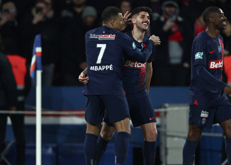 El PSG tiene ventaja sobre el Barcelona en la eliminatoria de la UCL, dice la leyenda del fútbol alemán