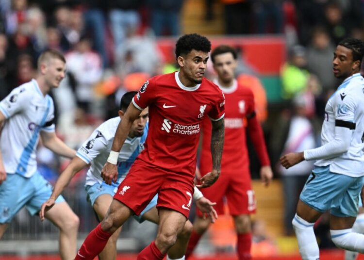 A Luis Díaz le sacaron de la raya ‘golazo de la fecha’: así le fue en Liverpool vs. Crystal Palace