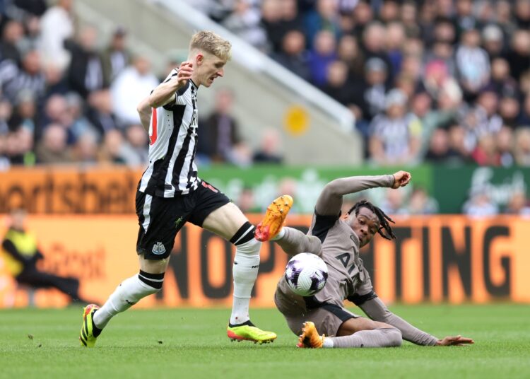 Los internacionales italianos Vicario y Udogie reciben malas valoraciones tras la derrota del Tottenham ante el Newcastle