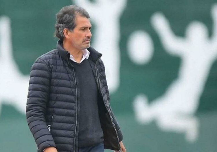 No va más: Franco Navarro dejó de ser el entrenador de Carlos Mannucci