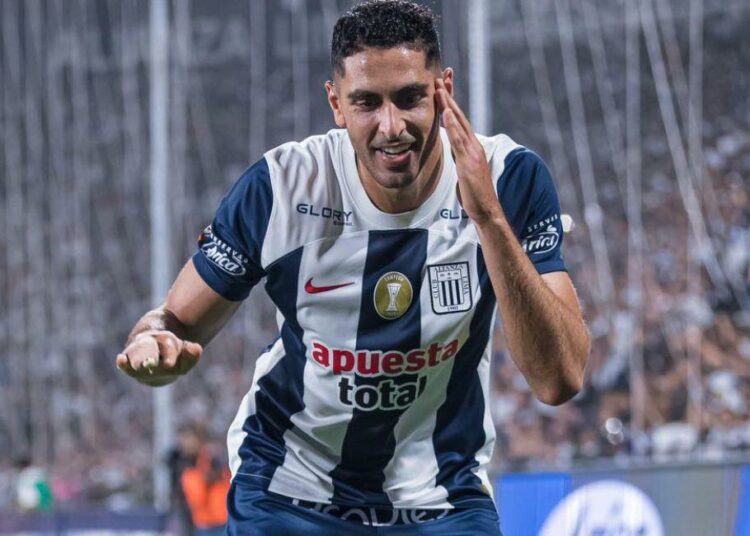 Pablo Sabbag arremetió contra los que lo critican por su faceta de cantante. Foto: Facebook Alianza Lima