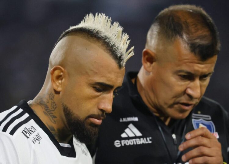 Almirón lamenta ausencia de Vidal ante Fluminense: "genera mucho respeto" - Te Caché!