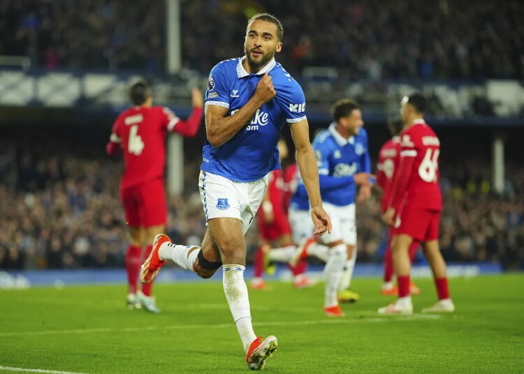 El Everton hace mella en las esperanzas de título del Liverpool en Goodison Park