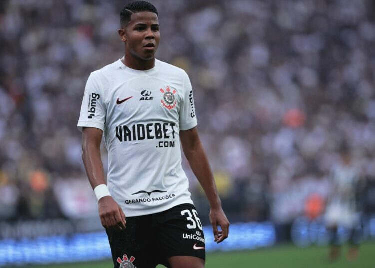 El futuro de Wesley se vuelve a debate en el Corinthians