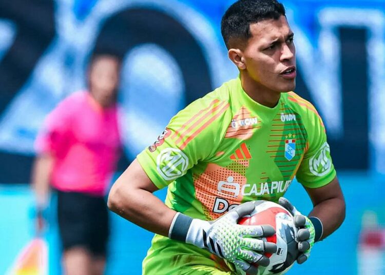 Renato Solís no estará ante Comerciantes Unidos. Foto: Facebook Club Sporting Cristal