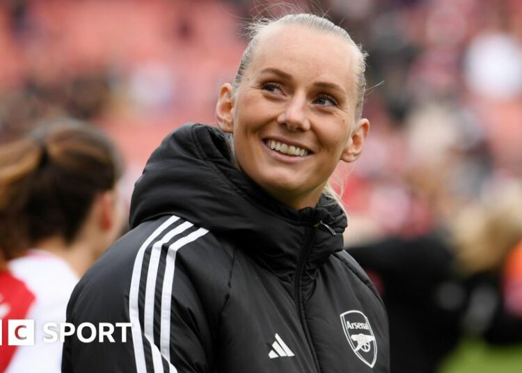 Arsenal forward Stina Blackstenius smiles