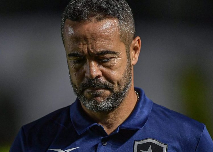 Artur Jorge critica omisión del VAR en Vasco x Botafogo