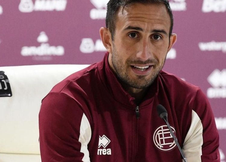 Carlos Izquierdoz: del deseo por regresar a Lanús a la invitación al Toto Salvio :: Olé