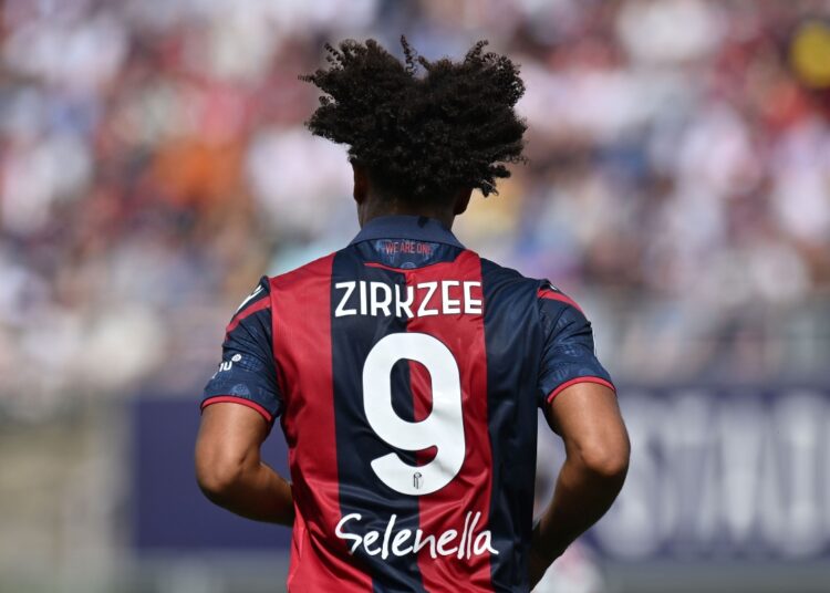 El Milán aumenta la oferta de Zirkzee para cerrar el trato y reduce las demandas de De Ketelaere a 22 millones