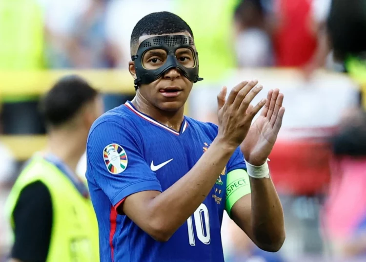 Eurocopa 2024: Esta es la razón por la que Mbappé juega con máscara