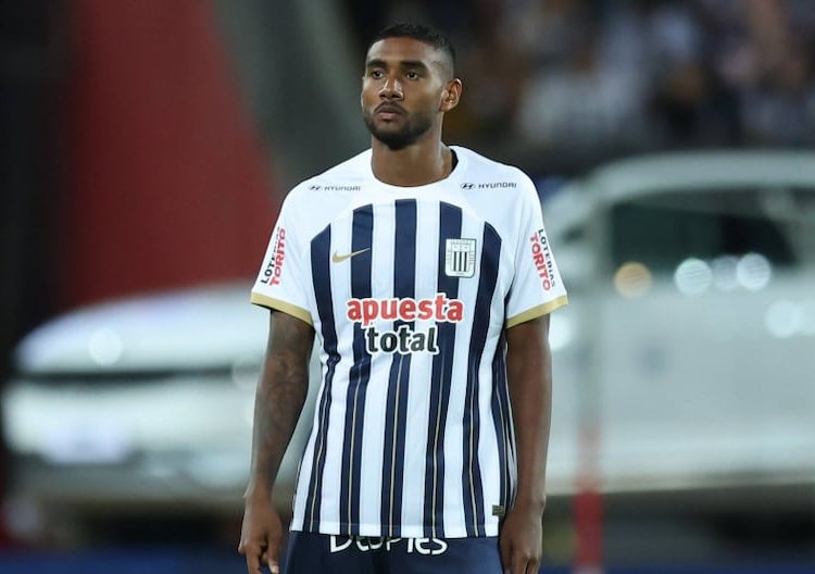 Extienden su contrato: Aldair Fuentes se quedará en Alianza Lima hasta final de temporada