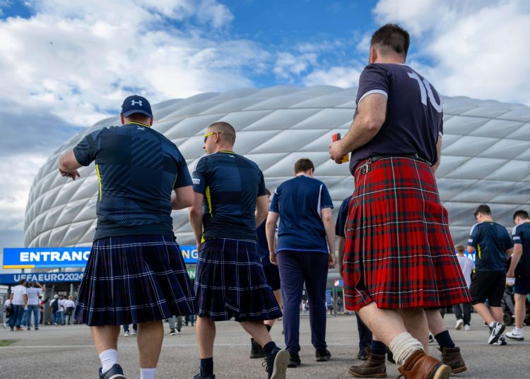 Fußball-EM: Schottland-Fan se agita en Düsseldorf