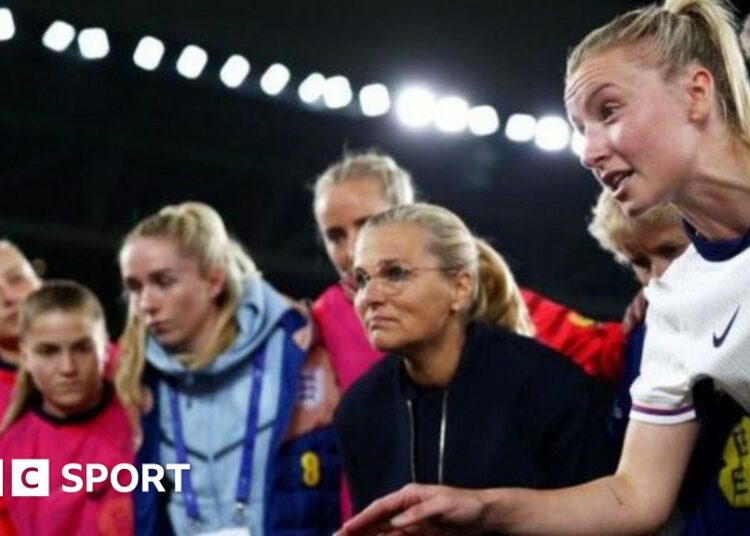 Leah Williamson delivers a post-match team talk