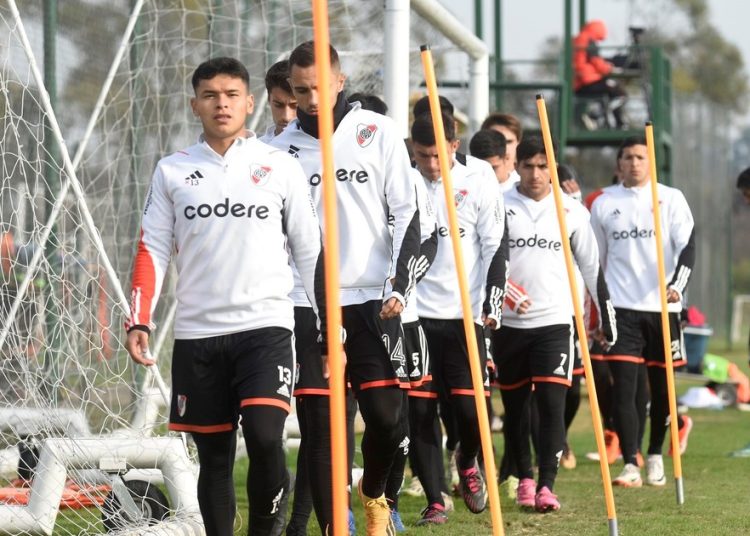 La intimidad de la práctica de la Reserva de River y un aviso: "Llegamos con confianza..." :: Olé