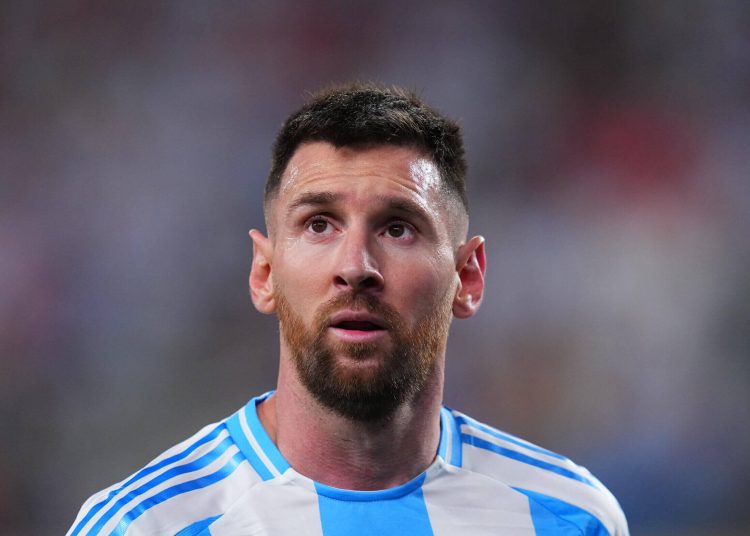 Lionel Messi se pierde entrenamiento de Argentina y su condición sigue en duda para el partido contra Perú