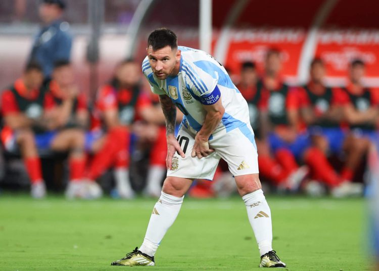 Lionel Messi 'verá cómo le va' tras molestias en el tendón de la corva en la victoria de Argentina en la Copa América