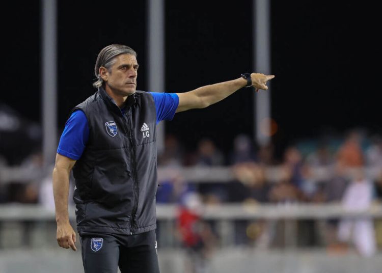 Los San Jose Earthquakes despiden al entrenador Luchi González