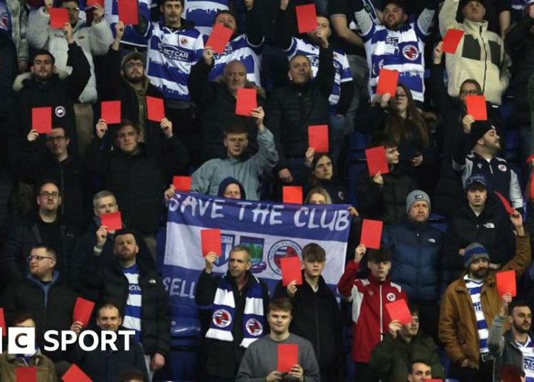 Reading supporters protest against their owner Dai Yongge