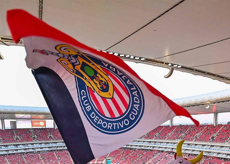 Televisa se aferra a Chivas