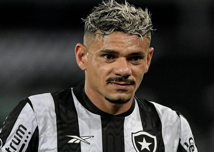 Tiquinho Soares debería ser titular en Botafogo