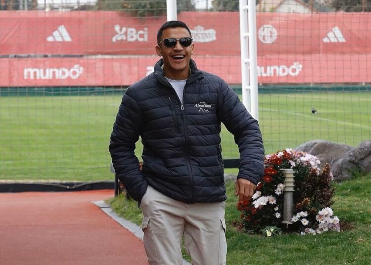 Video: A lo rockstar, Alexis Sánchez se sumó a los trabajos de La Roja - Te Caché!