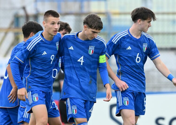 Vídeo: Italia U17 recibe la guardia de honor antes del amistoso con los Azzurri