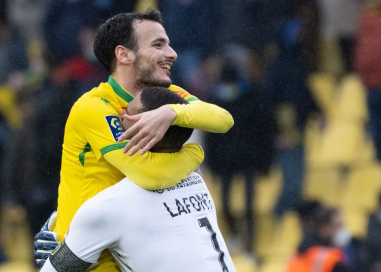 Antoine Kombouaré revela que Pedro Chirivella y Alban Lafont quieren dejar el Nantes