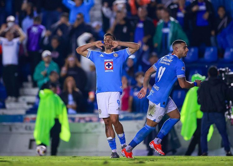 Cruz Azul protege liderato ante Toluca y continúa con su invicto