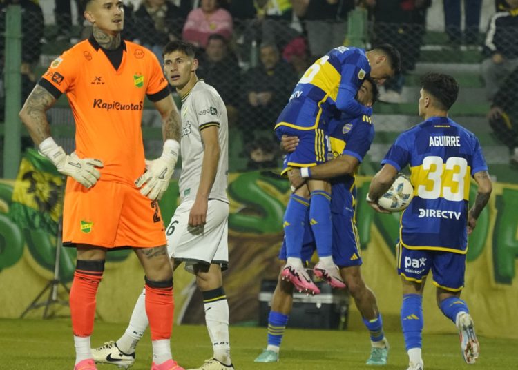 El insólito blooper de Defensa en el 2-2 de Boca :: Olé