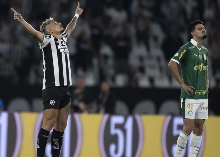 En un partido que vale el liderato, Botafogo vence a Palmeiras en el Campeonato Brasileño