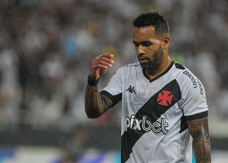 Entiende qué motivó la llegada de Alex Teixeira al Vasco