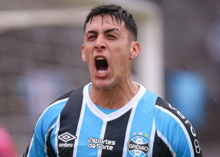 Grêmio no venderá Pavón por límite de extranjeros