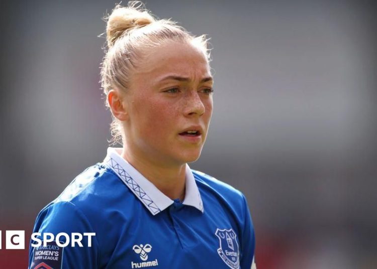 Sweden midfielder Hanna Bennison playing for Everton