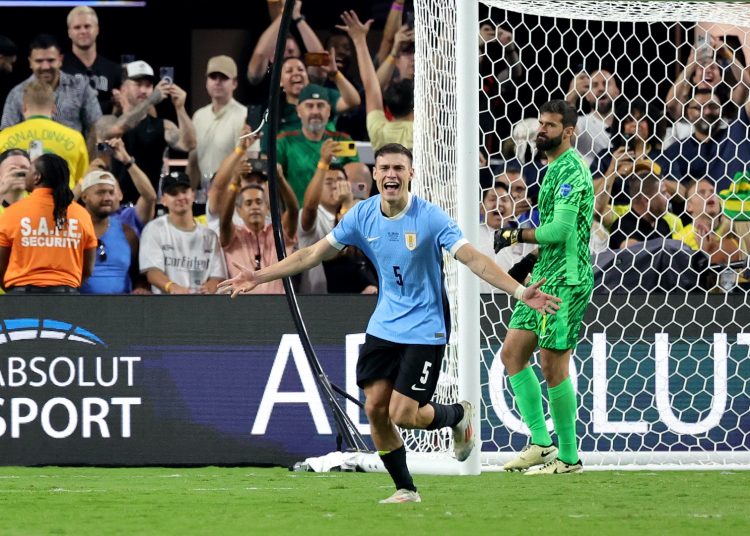 La estrella del PSG se suma a la estrella del Barcelona y del Manchester United en un impresionante honor en la Copa América tras la victoria de Uruguay