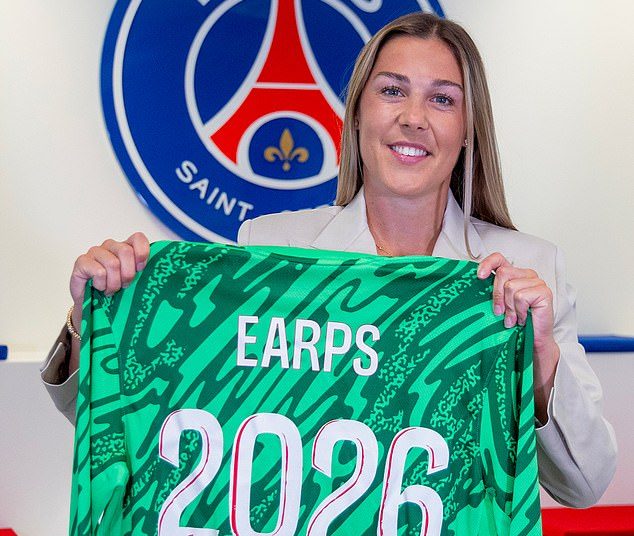 La portera inglesa Mary Earps ha firmado un contrato de dos años con el Paris Saint-Germain